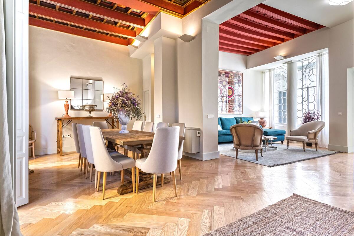 House (Multiple Bedrooms) | Living area | TV