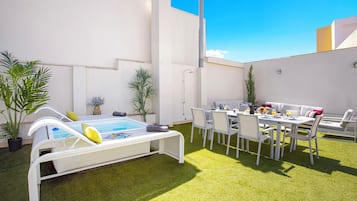 Apartamento, 4 quartos, piscina particular | Terraço/pátio