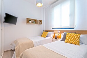 Apartment (2 Bedrooms) | 2 bilik tidur, seterika/papan seterika, Wi-fi percuma, cadar katil 