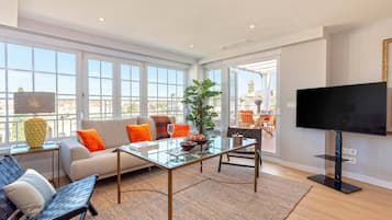 Leilighet (3 Bedrooms) | Oppholdsområde