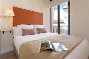 Apartment (3 Bedrooms) | 1 bedroom, iron/ironing board, free cribs/infant beds, free WiFi