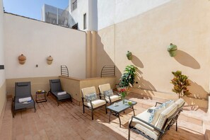 Apartment (2 Bedrooms) | Balkon