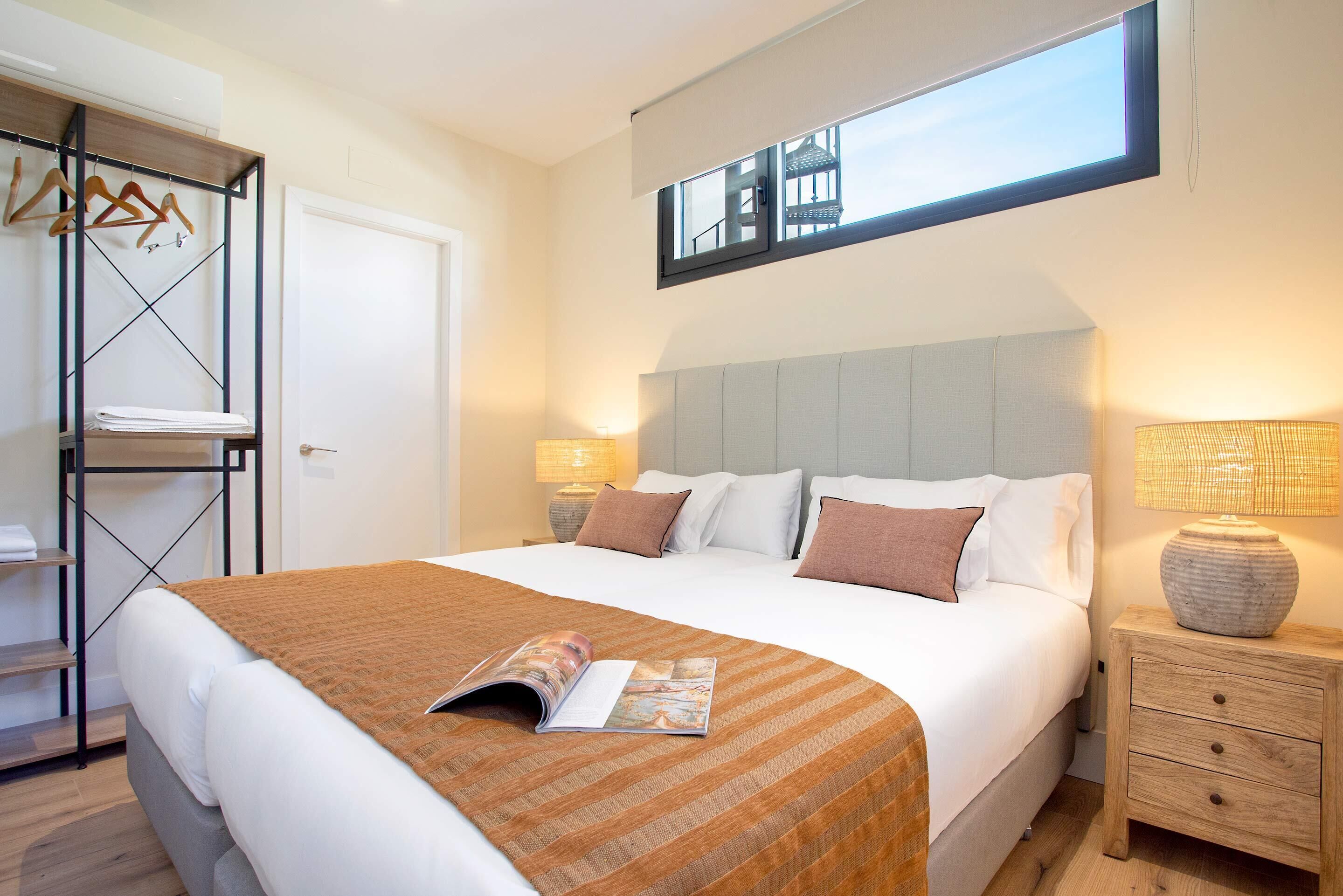 Leilighet (3 Bedrooms) | 1 soverom, strykejern/-brett og barnesenger (inkludert)