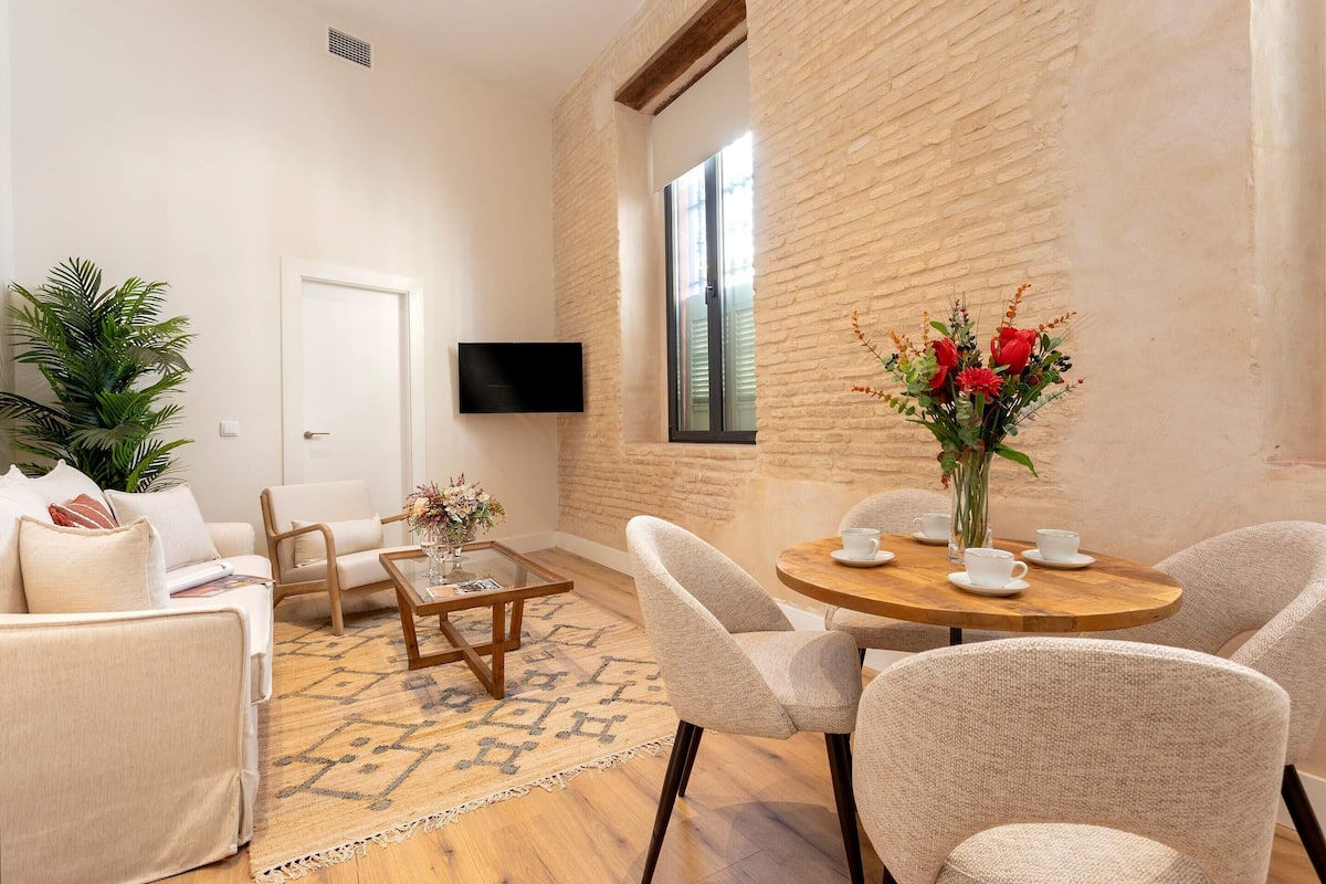 Apartment (1 Bedroom) | Living room