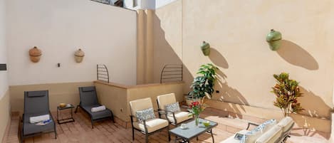 Apartment (2 Bedrooms) | Balcony
