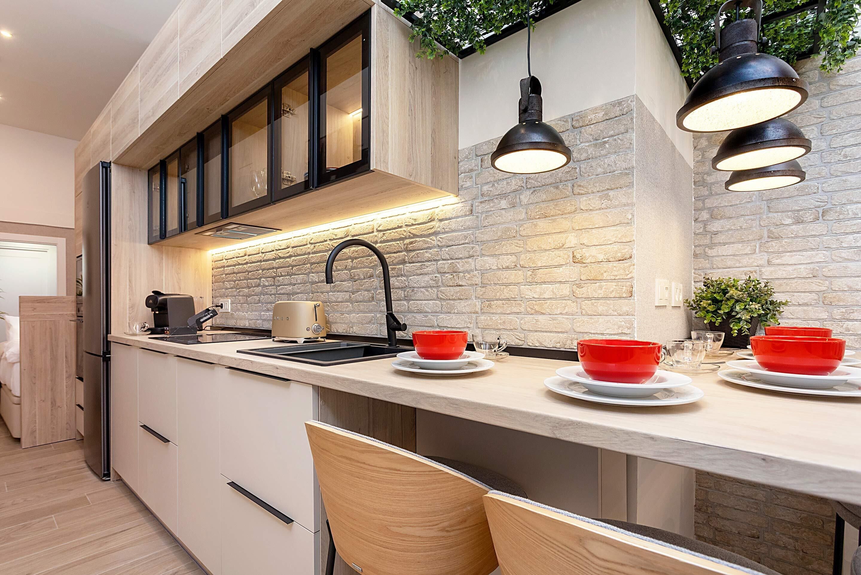 Geladeira, micro-ondas, fogão, cooktop