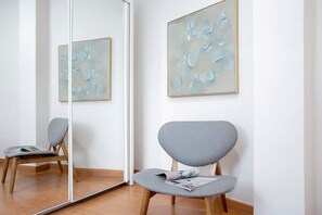 Appartement (3 Bedrooms) | 3 chambres, fer et planche à repasser, accès au Wi-Fi (inclus)