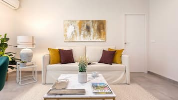 Apartment (2 Bedrooms) | Living room