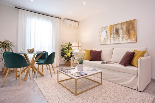 Apartment (2 Bedrooms) | Living area