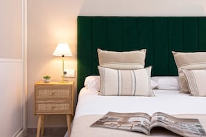 Appartement (2 Bedrooms) | 2 chambres, fer et planche à repasser, lits bébé (gratuits)