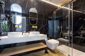 Apartment | Bathroom