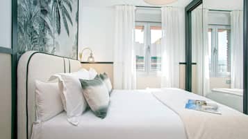 Apartment (4 Bedrooms) | 4 bedrooms, iron/ironing board, free WiFi, bed sheets