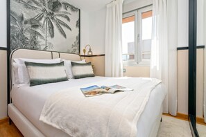 Apartment (4 Bedrooms) | 4 bedrooms, iron/ironing board, free WiFi, bed sheets - Genteel Home Góngora (Granada)