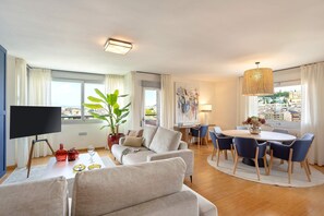 Leilighet (4 Bedrooms) | Oppholdsområde