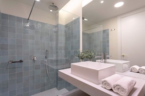Apartment (1 Bedroom) | Bathroom
