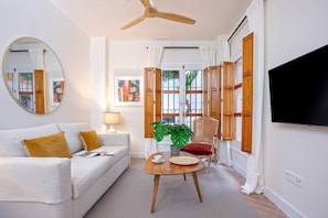 Apartment (1 Bedroom) | Living area