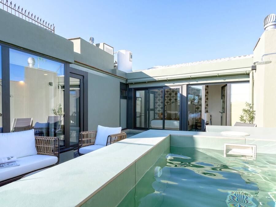 Piscine extérieure (ouverte en saison)