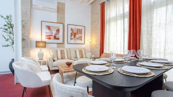 Apartamento, 4 habitaciones, piscina privada | Servicio de comidas en la habitación