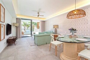 Apartment (2 Bedrooms) | Living area | TV