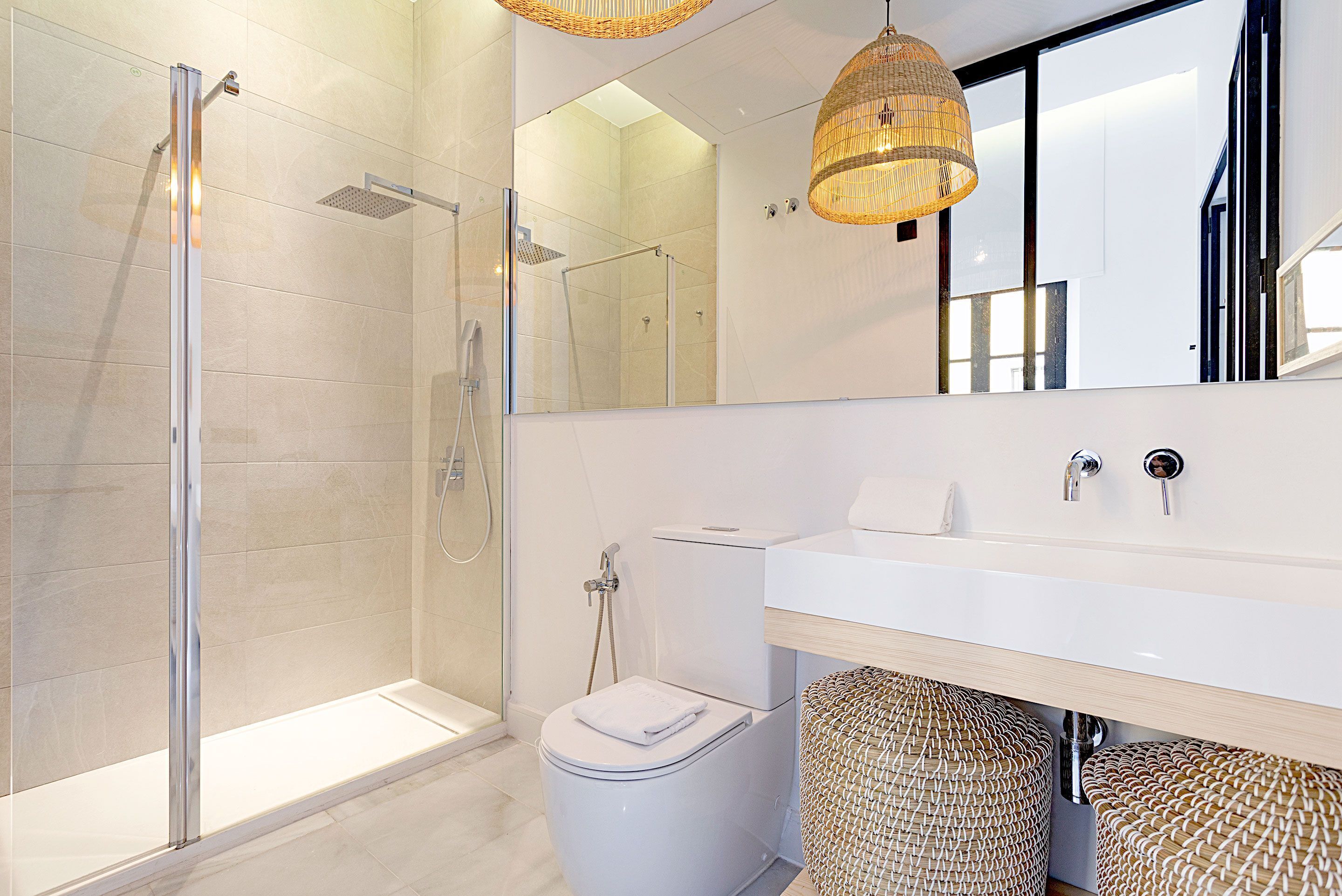 Căn hộ (1 Bedroom) | Phòng tắm | Buồng tắm vòi sen, đồ dùng nhà tắm miễn phí, máy sấy tóc, khăn tắm 