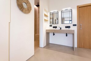 Apartment (2 Bedrooms) | Bathroom - Genteel Home Pureza (Seville)