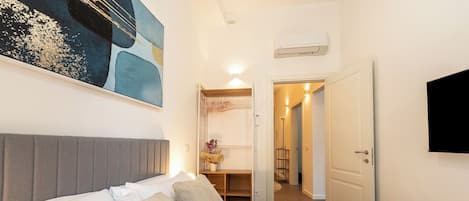 Appartement (3 Bedrooms) | 3 chambres, fer et planche à repasser, Wi-Fi gratuit, draps fournis