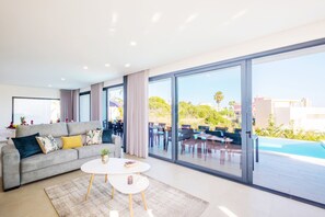 Villa | Living area - Villa for 26 People With 14 Rooms (Silves)