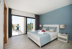 Villa - Villa for 26 People With 14 Rooms (Silves)