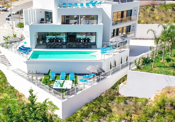 Villa | Exterior - Villa for 26 People With 14 Rooms (Silves)