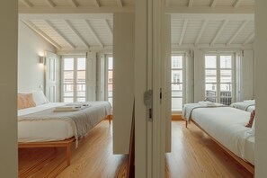 2 chambres, fer et planche à repasser, Wi-Fi gratuit, draps fournis