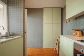 Fridge, microwave, oven, stovetop - Downtown Bolhão 3 by Hosty (Porto)