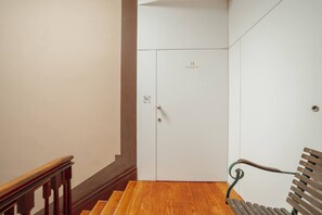 Interior - Downtown Bolhão 3 by Hosty (Porto)