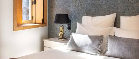 Fer et planche à repasser, Wi-Fi gratuit, draps fournis