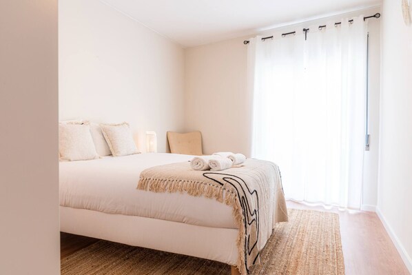 3 makuuhuonetta, silitysrauta/-lauta, ilmainen Wi-Fi, vuodevaatteet