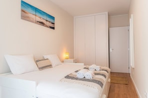 3 chambres, fer et planche à repasser, lit parapluie, Wi-Fi gratuit