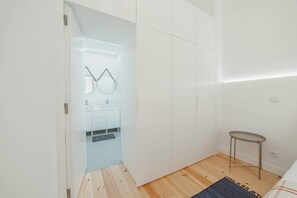 1 غرفة نوم ومكواة/لوح كي وواي فاي مجانًا وملاءات أسرّة