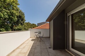Outdoor dining - Stylish Rooftop With Terrace by Hosty (Porto)