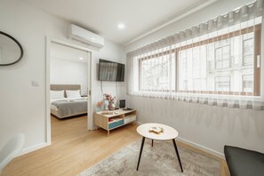 Iron/ironing board, free WiFi, bed sheets