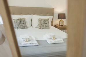 Iron/ironing board, travel cot, free WiFi, bed sheets