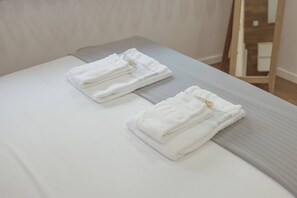 Iron/ironing board, travel cot, free WiFi, bed sheets