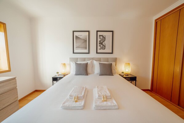 2 camere, ferro/asse da stiro, Wi-Fi gratuito, lenzuola