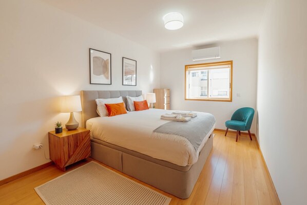 2 chambres, fer et planche à repasser, accès au Wi-Fi (inclus)