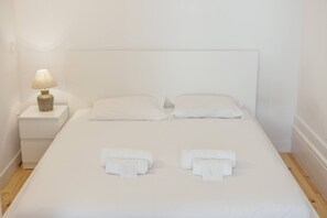 Iron/ironing board, travel crib, free WiFi, bed sheets - Cozy Almada by Hosty (Oporto)