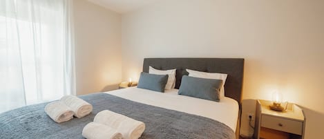 1 habitación, tabla de planchar con plancha, wifi gratis y ropa de cama