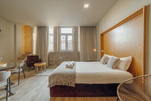 1 bedroom, iron/ironing board, free WiFi, bed sheets - Flores Deluxe by Hosty (Porto)