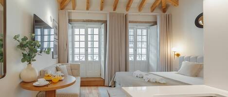 Fer et planche à repasser, Wi-Fi gratuit, draps fournis