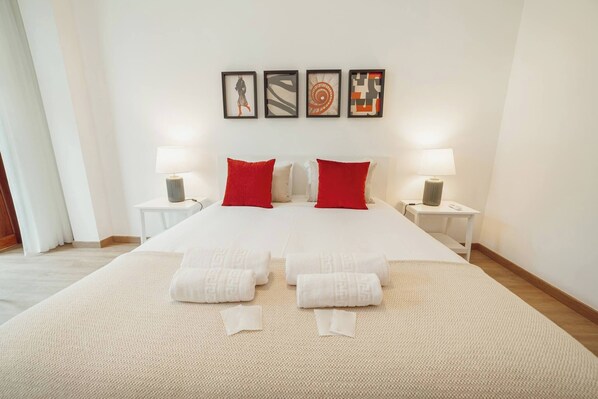 2 bedrooms, iron/ironing board, travel crib, free WiFi