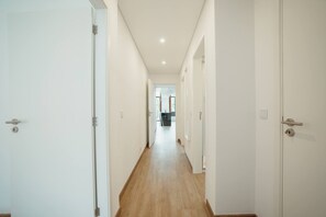 Interior - Modern Bonfim by Hosty (Porto)