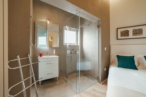 1 chambre, fer et planche à repasser, lit parapluie, Wi-Fi gratuit