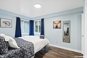 1 bedroom, desk, free WiFi, bed sheets